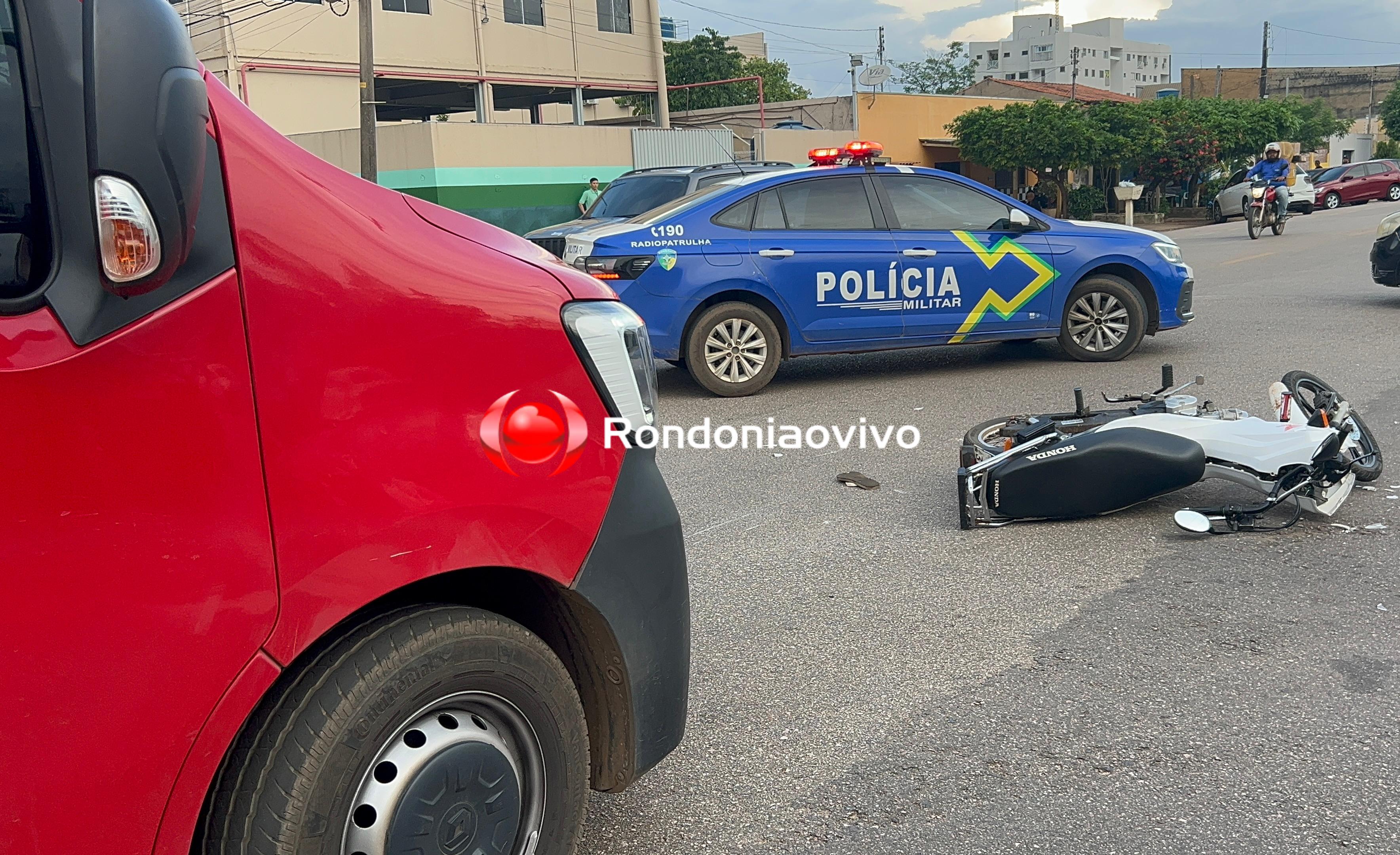 VÍDEO: Motociclista fica gravemente ferido após motorista avançar