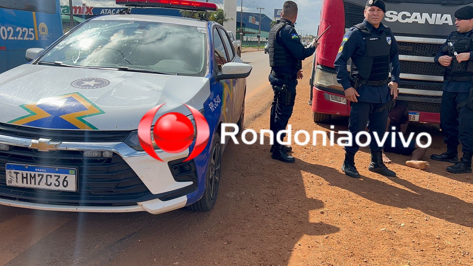 VÍDEO: População espanca acusado de furtar celular de mulher