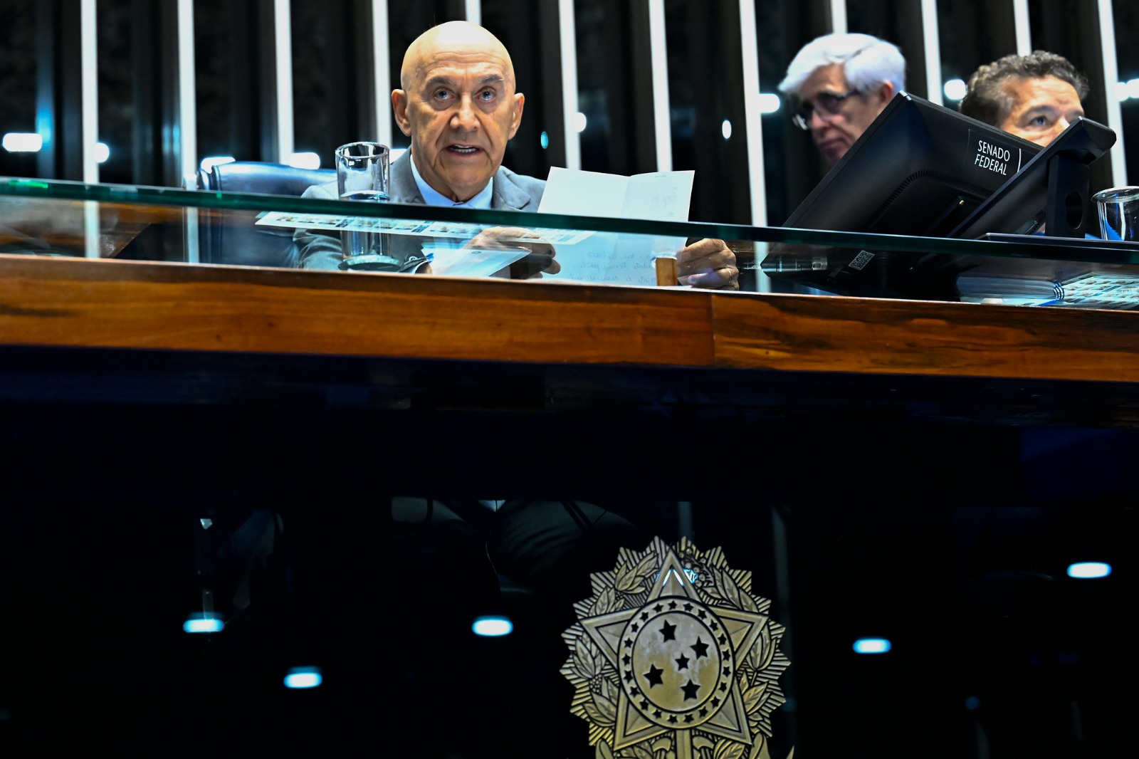 CONFÚCIO MOURA: Senador reage e defende o Brasil após fala polêmica do chanceler alemão