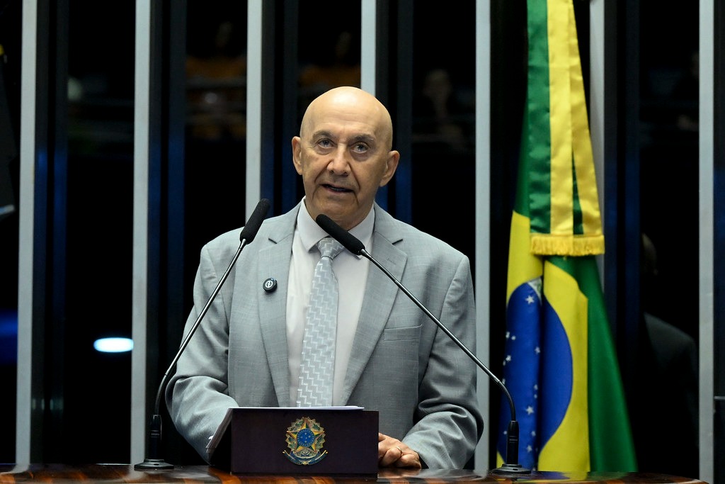 CONFÚCIO MOURA: Senador cobra inclusão real na educação durante discurso no Senado
