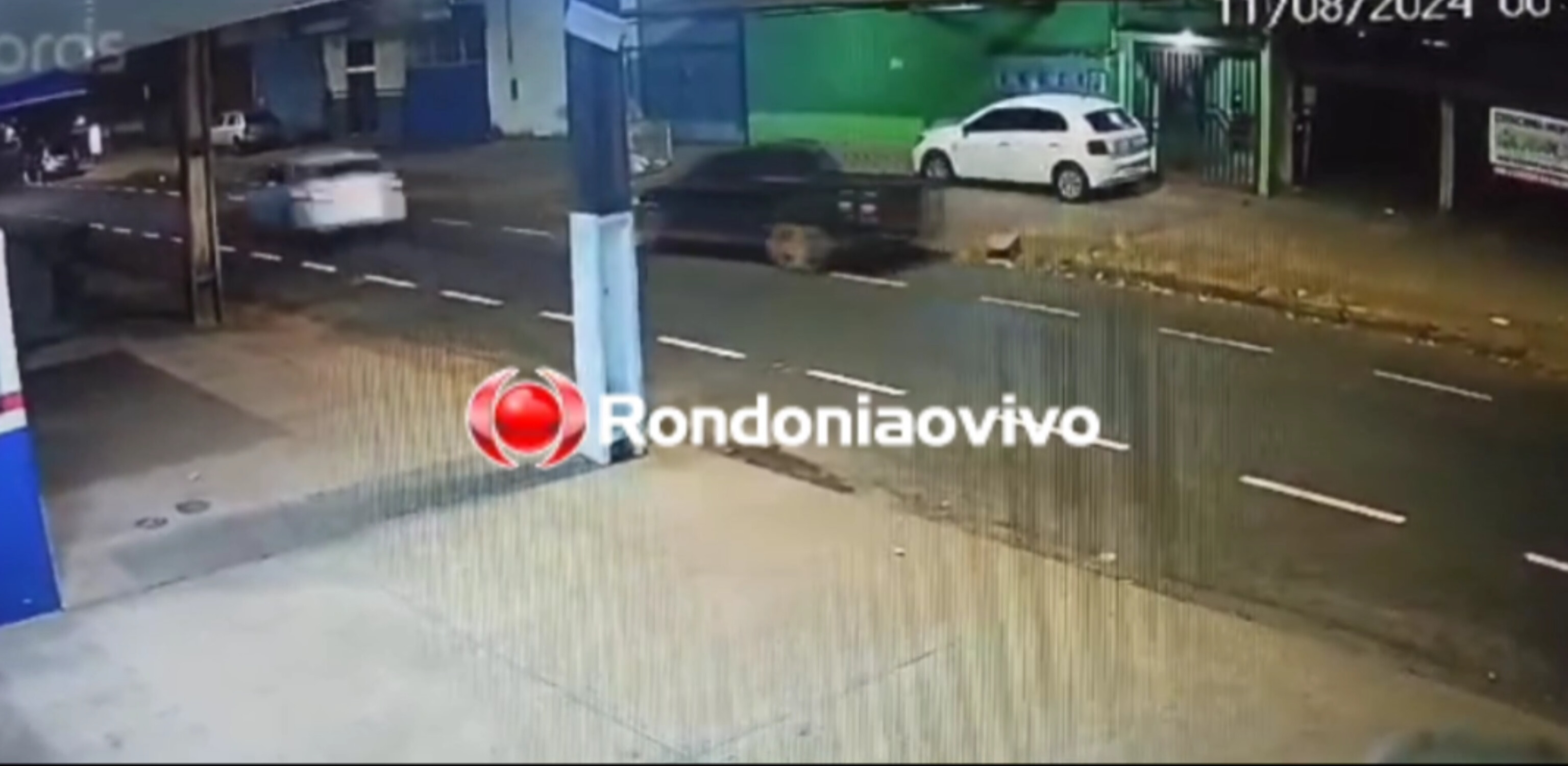 VÍDEO: Criminosos tentam invadir loja Gazin quebrando parede 