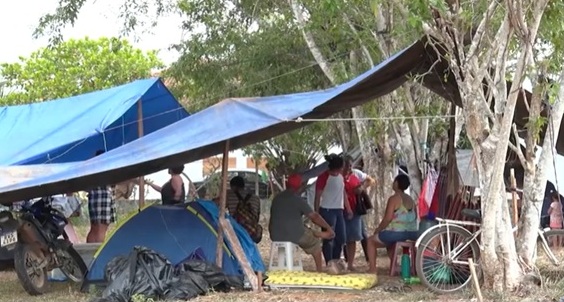 DECISÃO: Famílias acampadas em frente ao Parque Natural devem voltar para Gleba Belmont