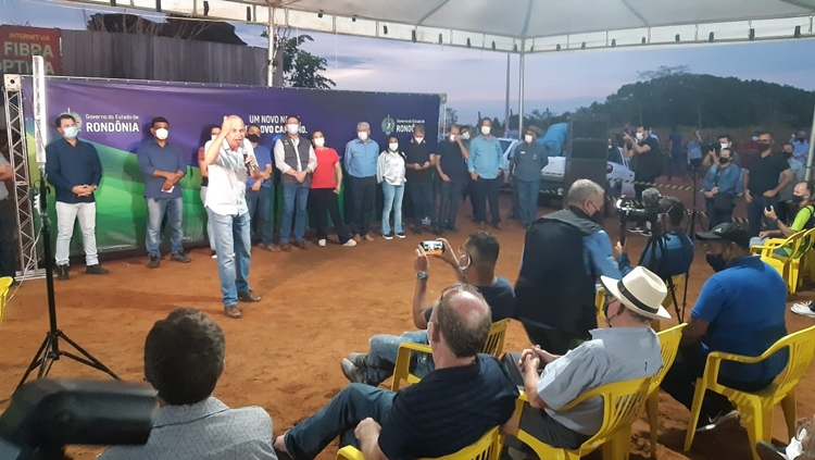 ESTRADA DO CALCÁRIO : Ismael Crispin celebra assinatura da ordem de serviço para início das obras 