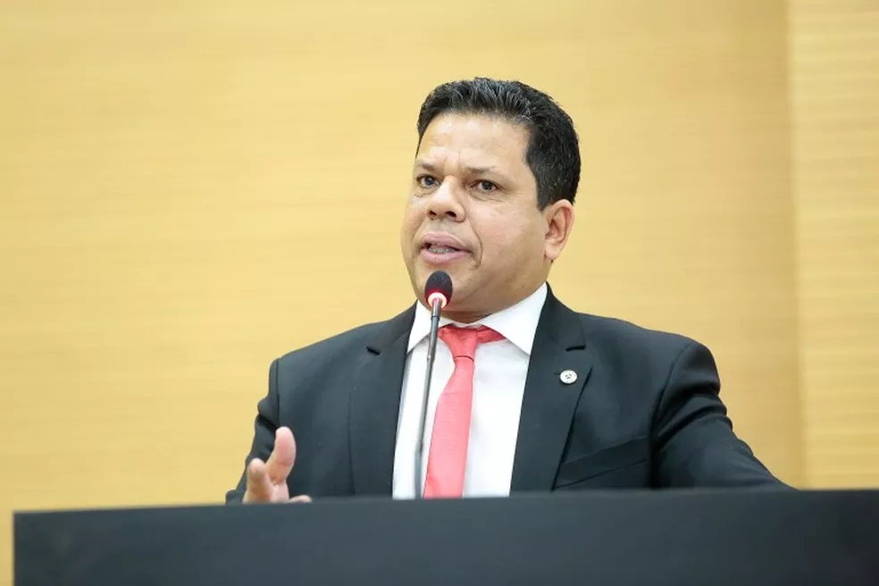 DEPUTADO: Jair Montes tranquiliza servidores e diz que recesso só após a votação do PCCR