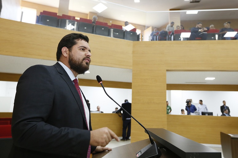 TEMPESTADE: Jean Oliveira cobra ajuda e assistência às famílias desabrigadas pela enchente