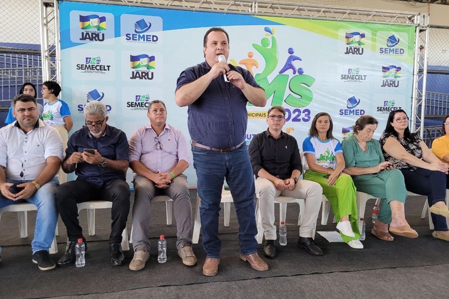 LUÍS DO HOSPITAL: Deputado participa da abertura dos jogos municipais de Jaru