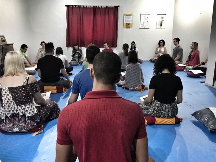 Centro Budista de PVH, em novo endereço, oferece yoga e meditação