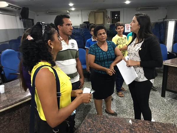 DESCASO: Cristiane Lopes cobra solução para o Transporte Escolar Rural