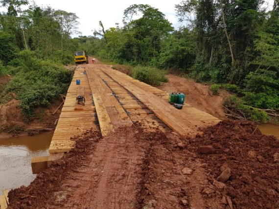 INFRAESTRUTURA: DER executa manutenção da ponte sobre o rio Colorado e patrolamento na RO-490