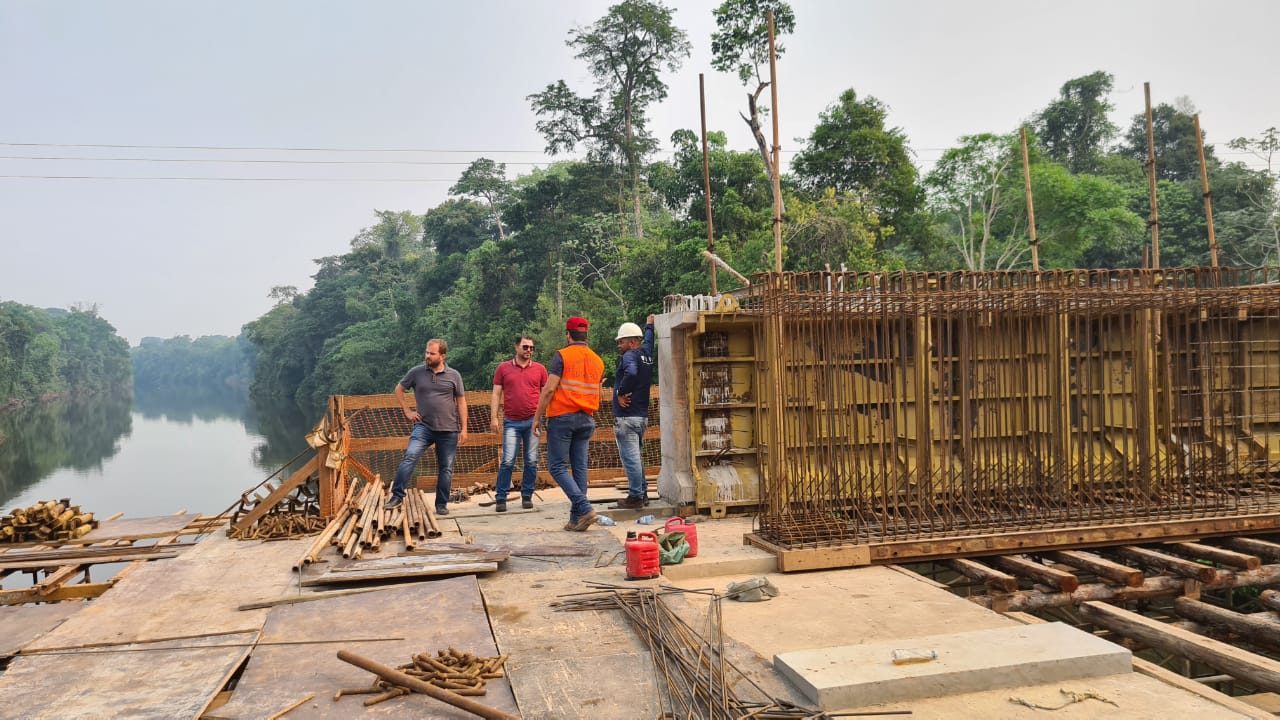 INFRAESTRUTURA: Obras da ponte sobre o rio Jacy-Paraná seguem em ritmo acelerado