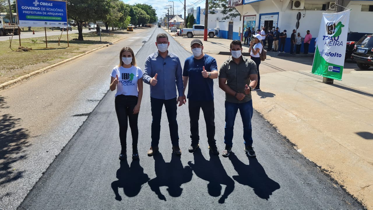 EM ARIQUEMES: Presidente Alex Redano comemora o início das obras de asfalto do Tchau Poeira 