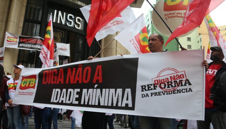 Manifestantes protestam contra reforma da Previdência em várias cidades