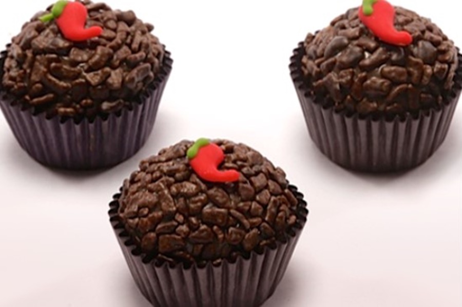 DELICIOSO: Aprenda a fazer brigadeiro de pimenta, doce com um toque picante