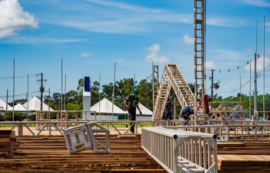 JI-PARANÁ: Instalações de estruturas começam a dar forma à 10ª edição da RO Rural Show