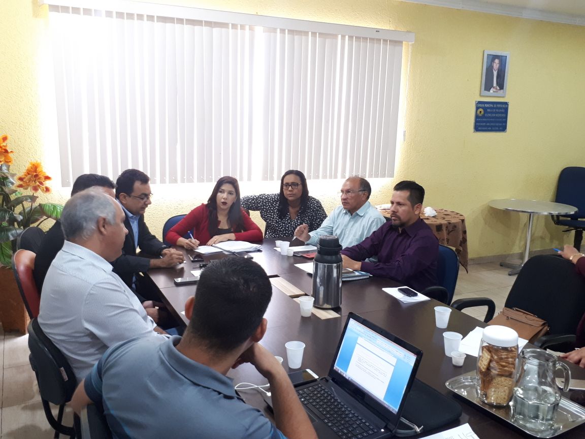 Joelna Holder discute situação das crianças e adolescentes