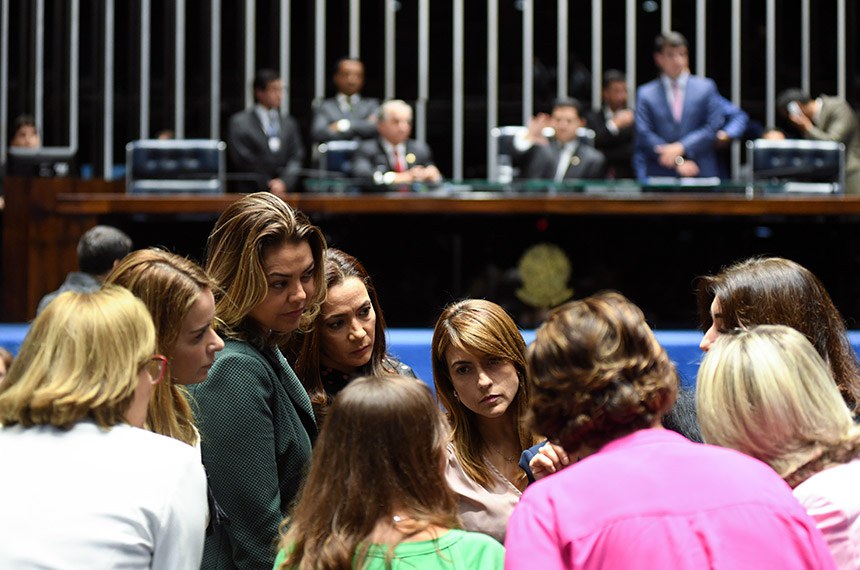 COTA ASSEGURADA: Novo relatório do Código Eleitoral reserva 20% dos legislativos para mulheres 