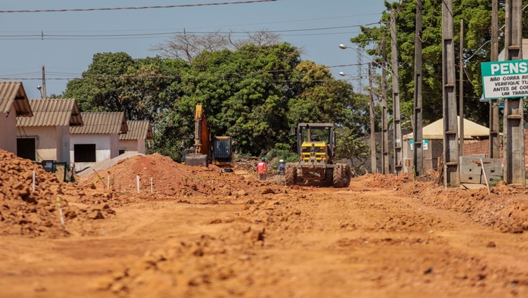 SERVIÇOS: Obras de infraestrutura seguem avançando em diversos bairros