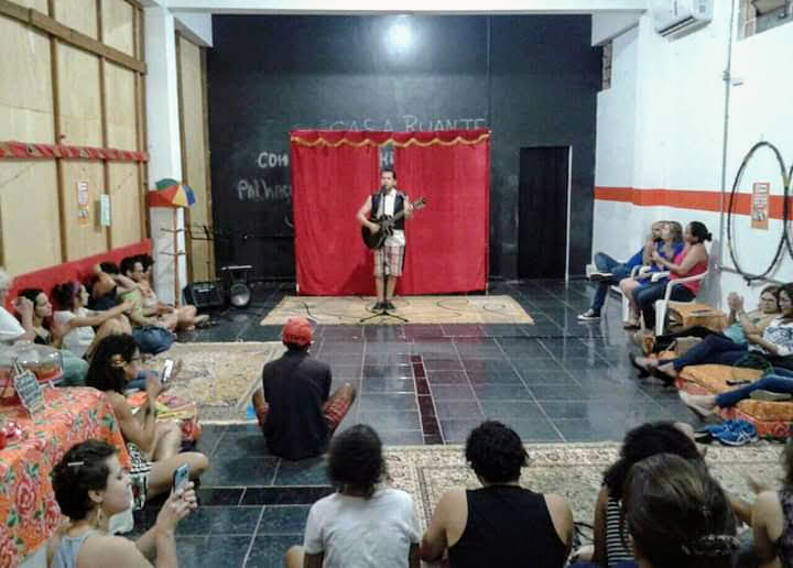 CASA RUANTE: Poesia, música, performance e teatro no Sarau deste sábado