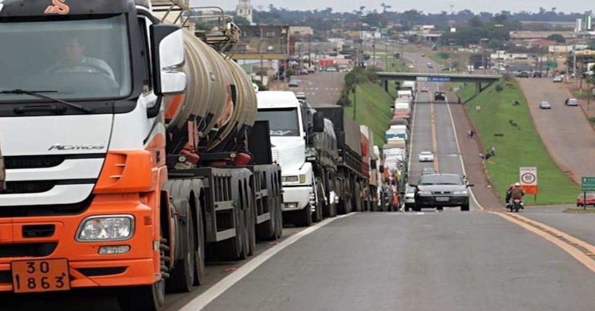 PARALISAÇÃO: Caminhoneiros prometem manter greve no dia 1º de novembro