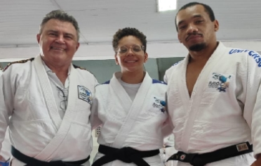 EM JI-PARANÁ: Victória Grutzmacher conquista faixa preta no judô