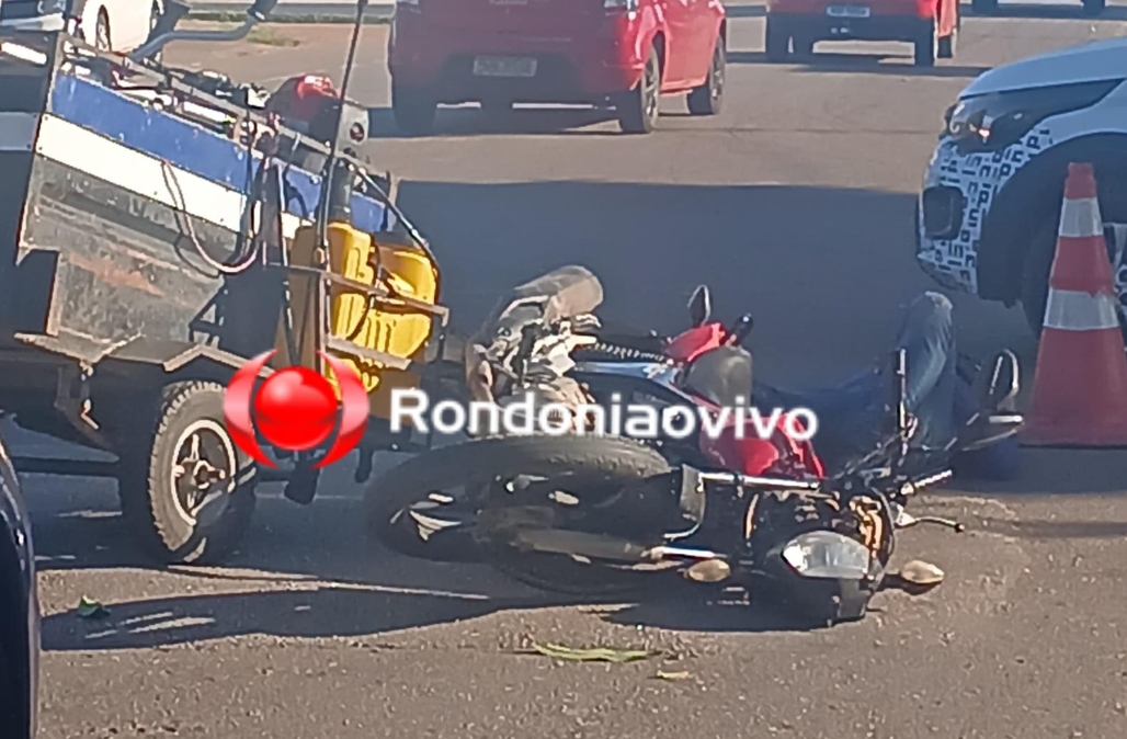 URGENTE: Duas pessoas em moto ficam feridas após serem atingidas por Jeep