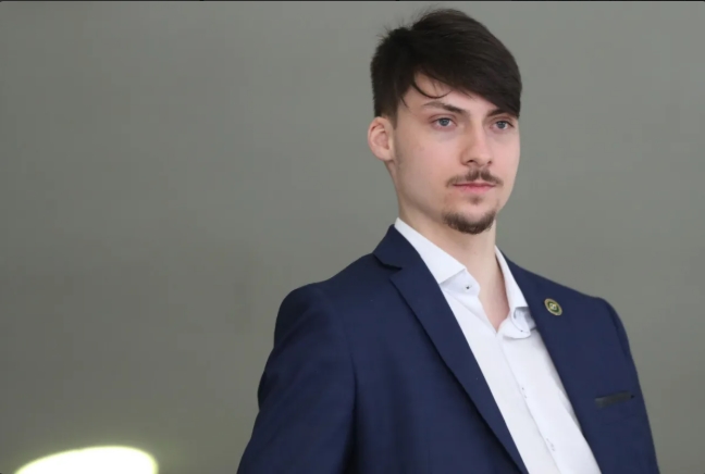 MISSÃO DO PAI: Jair Renan Bolsonaro anuncia pré-candidatura a deputado federal por SC