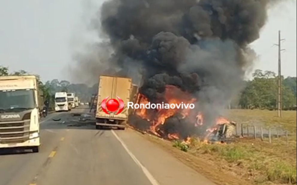 URGENTE: Duas pessoas morrem após colisão entre carretas na BR-364