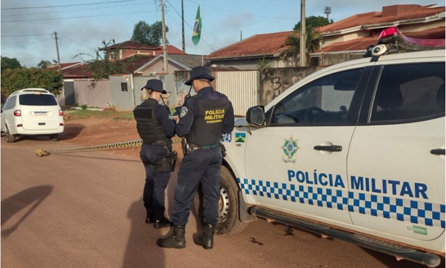 HOMICÍDIO: Populares encontram corpo com marcas de violência na rua