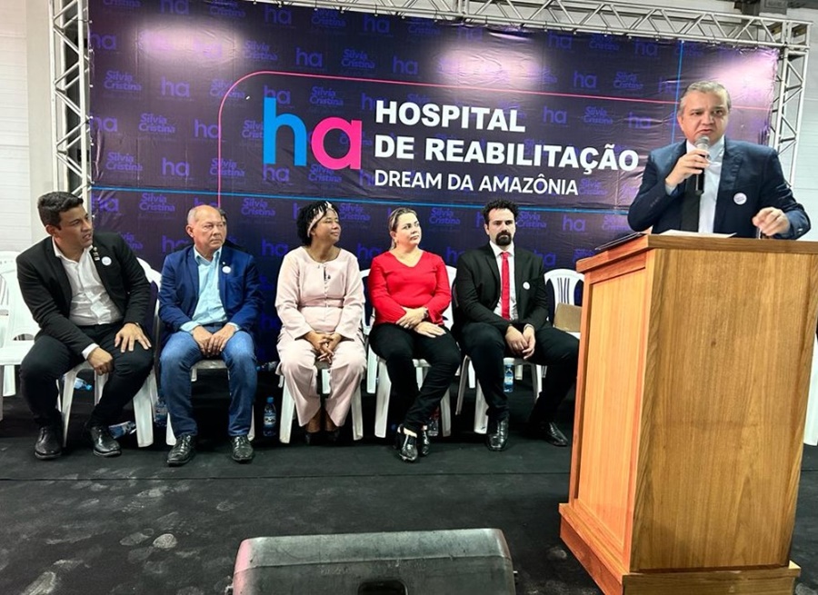 DEPUTADA: Cláudia de Jesus prestigia inauguração do hospital de reabilitação