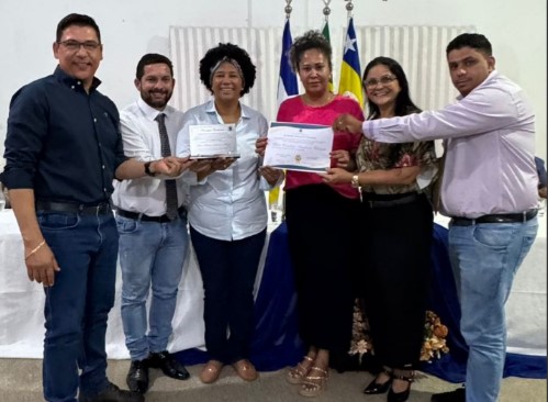 SILVIA CRISTINA: Deputada recebe o título de cidadã honorária de São Felipe do Oeste