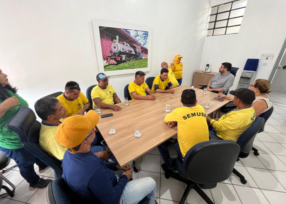 ELLIS REGINA: Vereadora debate gratificação dos garis com Secretaria Geral de Governo