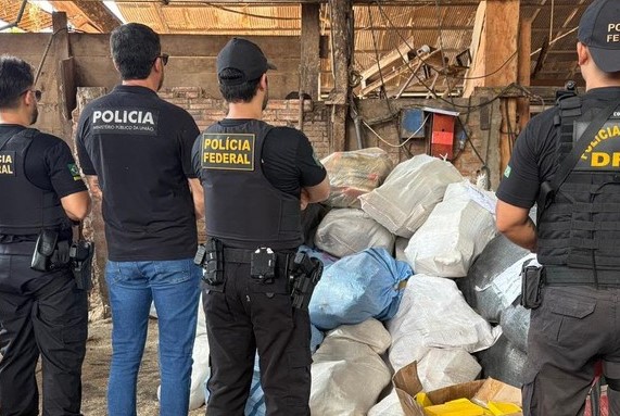 AÇÃO PF: PF incinera mais de 1,3 tonelada de drogas em Rondônia