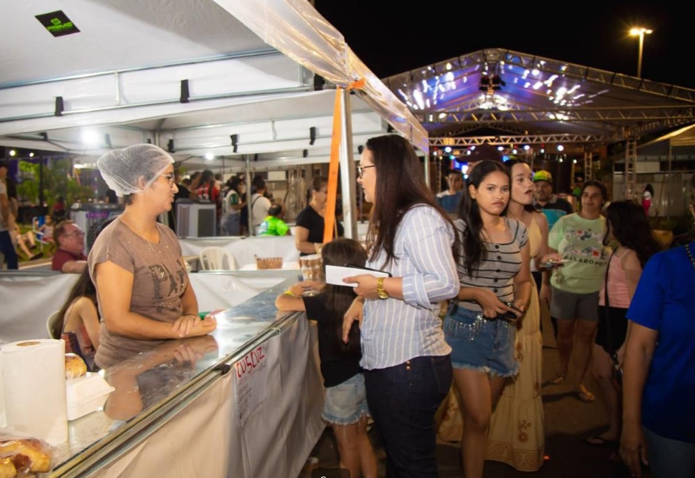 ROSANGELA DONADON: Deputada convida população de Cerejeiras para a Feira Empreendedora Festival hoje (04)