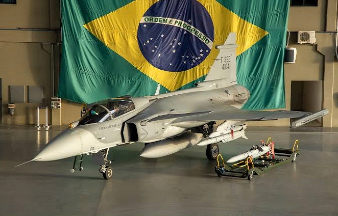 DIANTE DE AMEAÇAS: FAB avalia ampliar frota de Gripen de 36 para 66 caças no Brasil