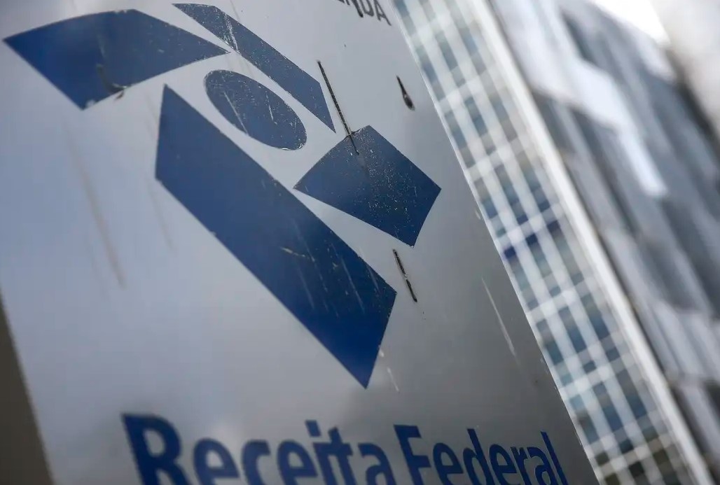 GOLPES: Receita alerta para falsas cobranças com nome e CPF do contribuinte