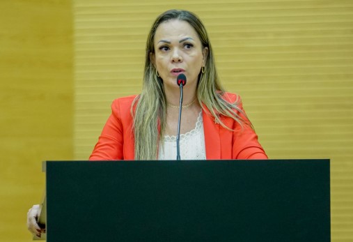 CLÁUDIA DE JESUS: Deputada denuncia relatos de perseguição política em Rondônia