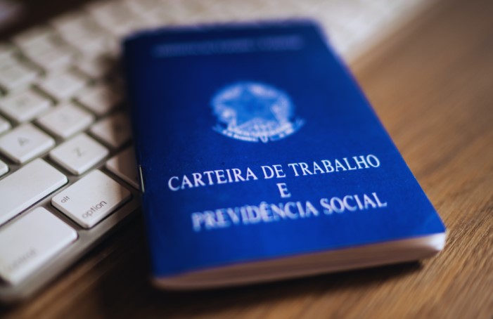 PODE AJUDAR? Internauta procura por carteira de trabalho com documentos perdida