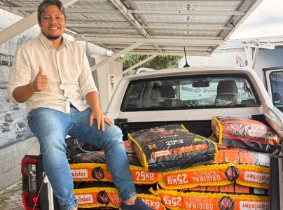 ZÉ PAROCA: Vereador distribui mais de 2 toneladas de ração para cães e gatos