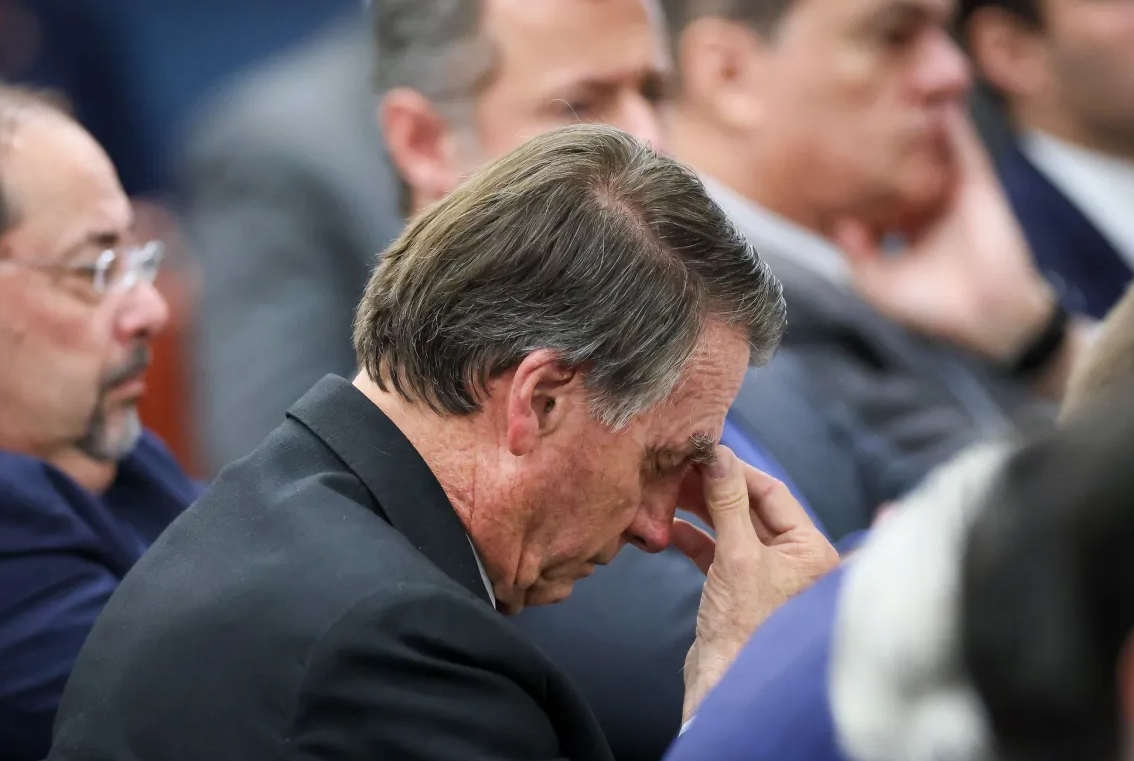 EMOÇÃO ABALADA: Crise familiar agrava depressão de Bolsonaro, diz aliado
