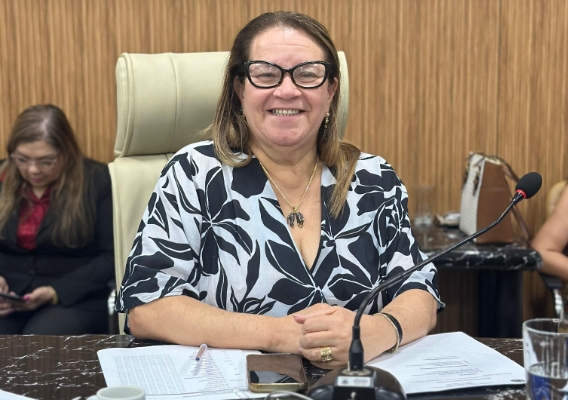 ELLIS REGINA: Lei da vereadora leva conscientização ambiental às escolas do município