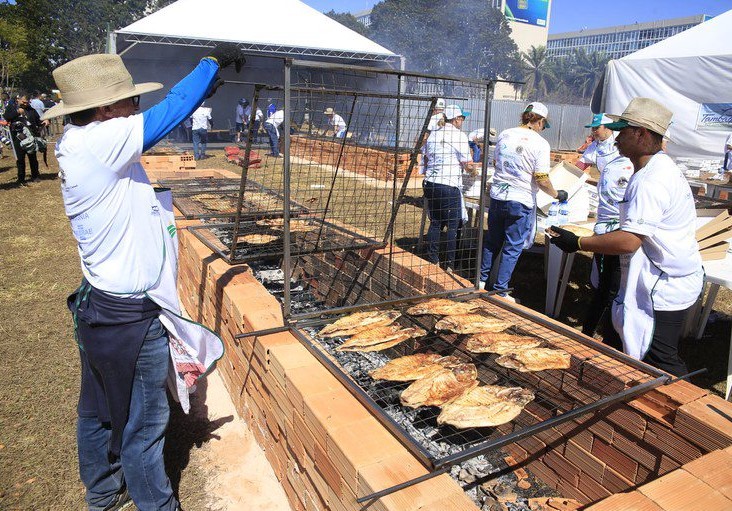 REI DO TAMBAQUI: Latifundiário grilou terras do Incra para montar o seu império de peixe