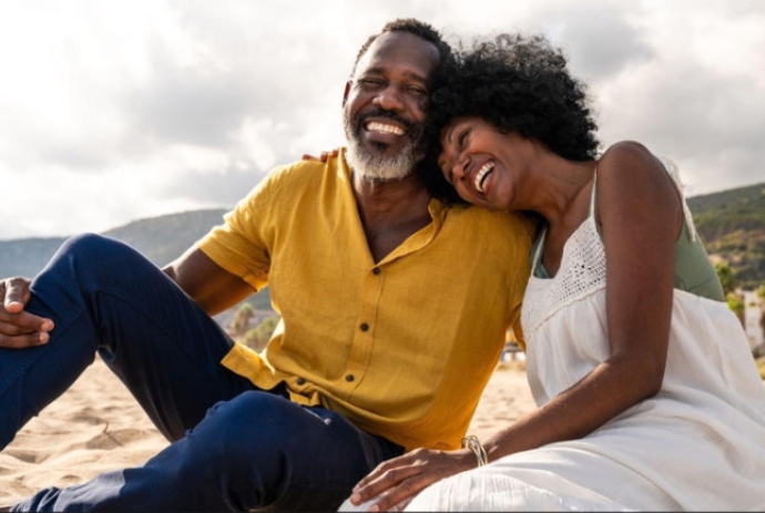 PSICOLOGIA AFIRMA: Pessoas que aparentam ser mais jovens aos 60 anos seguem estes 10 hábitos 