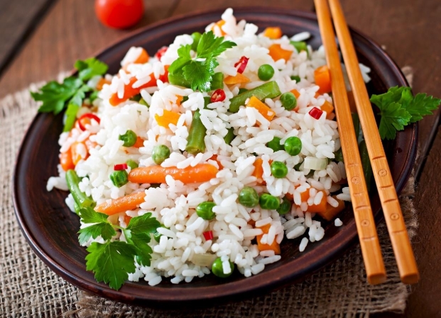 SEGREDO REVELADO: Saiba como os orientais comem arroz todos os dias e não engordam