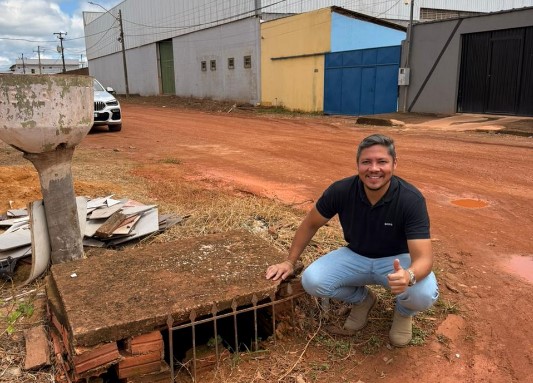 ZÉ PAROCA: Vereador cobra pavimentação asfáltica em rua do bairro Tiradentes
