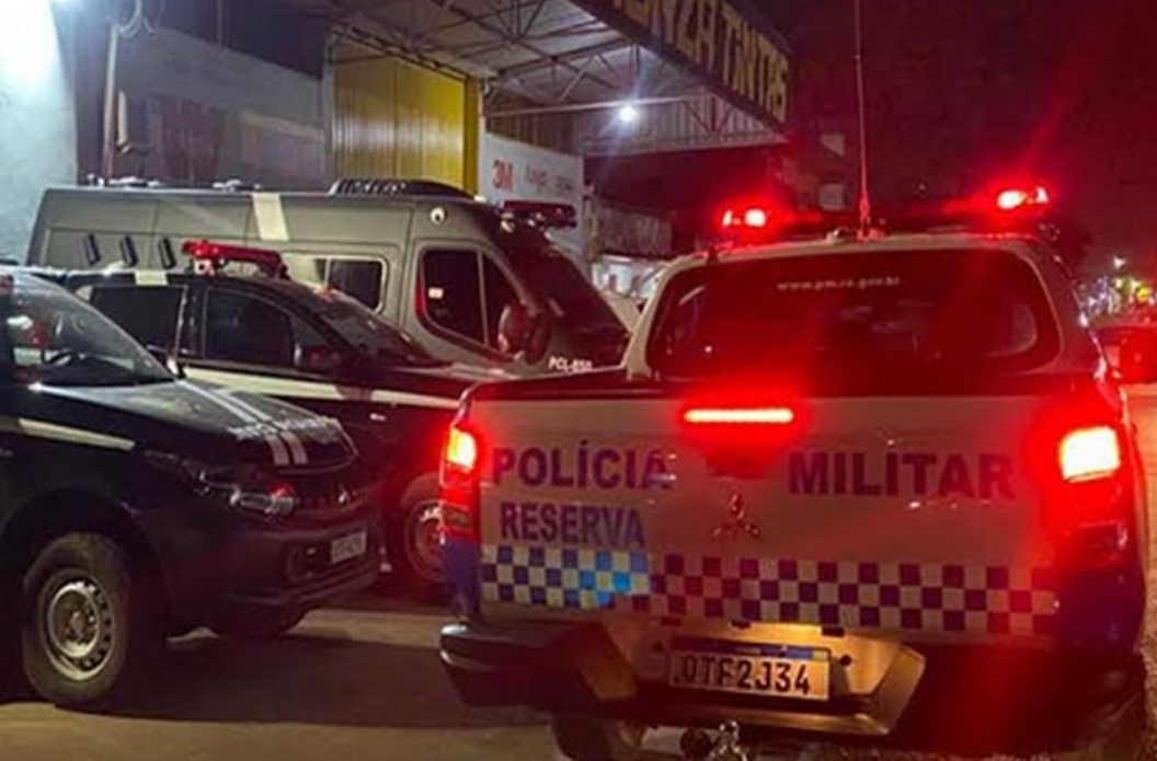 EMBRIAGADO: Marido ameaça esposa, resiste a prisão, mas é contido pela PM