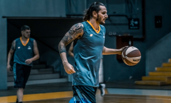 Os 8 Melhores Jogadores de Basquete Portugueses e Seus Clubes