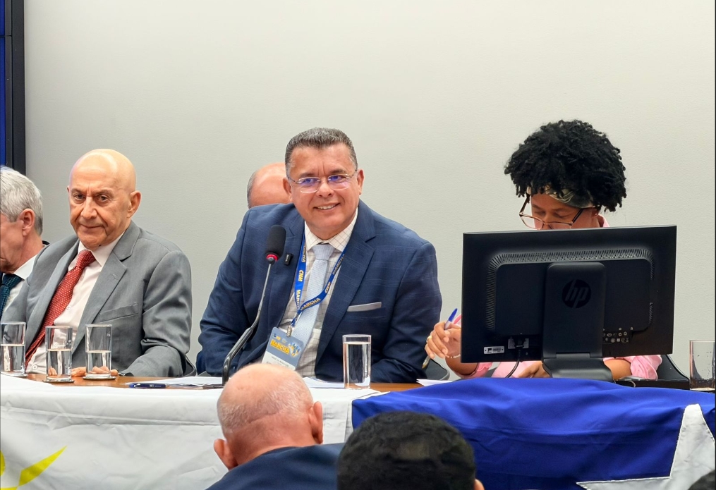 REUNIÃO: Prefeitos discutem pautas municipalistas com a bancada federal em Brasília