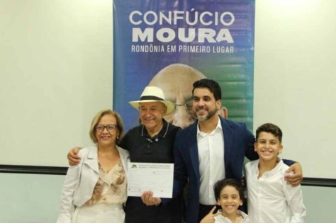 EM RONDÔNIA: Confúcio Moura amplia MDB com filiações de representantes de universidades