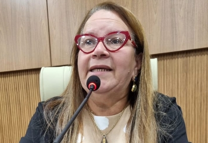 ELLIS REGINA: Lei garante faixas exclusivas para embarque e desembarque de táxis e aplicativos