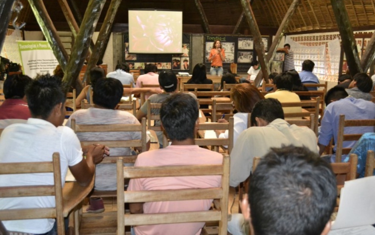Adeus à professora Angélica - por Daniel Pereira